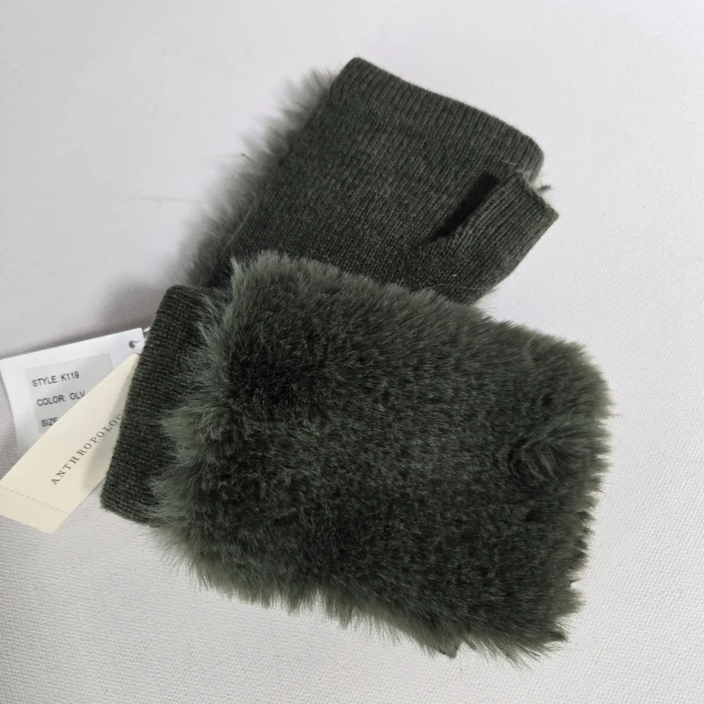 Carolina Amato Anthropologie Green Wool Cashmere Faux‎ Fur Fingerless Gloves NEW
